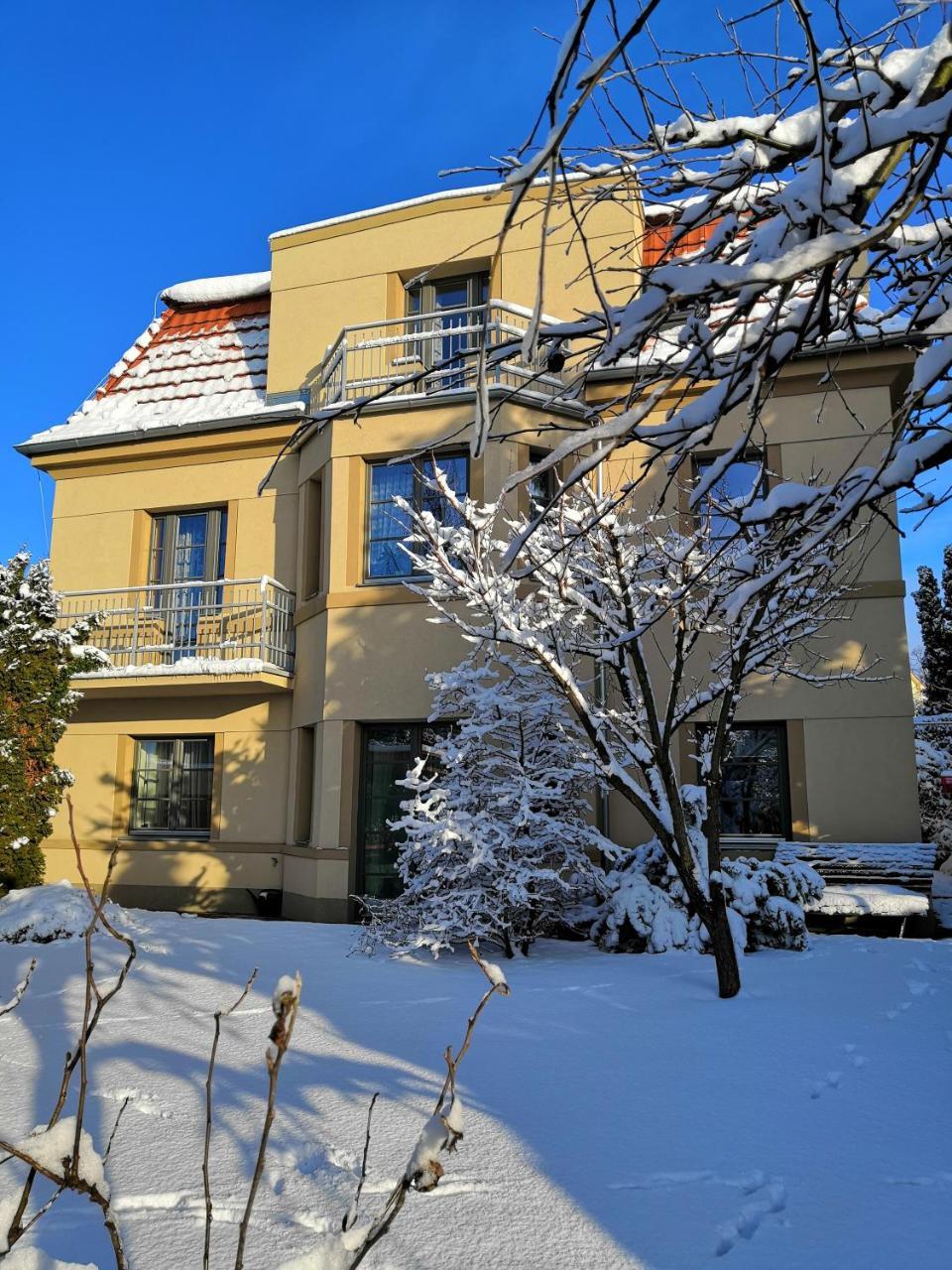 Vila Krocinka Prag Exteriör bild